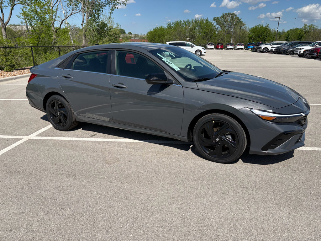 New 2026 Hyundai Elantra SEL Sport FWD image 7