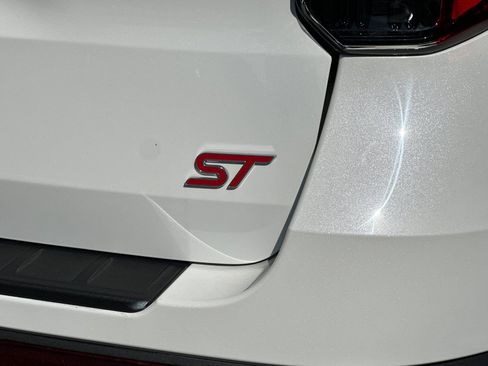 Used 2025 Ford Explorer ST image 28