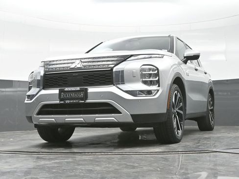 Used 2024 Mitsubishi Outlander SE image 31