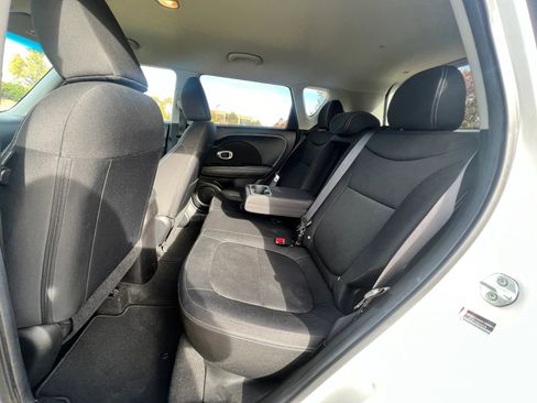 Used 2014 Kia Soul image 12