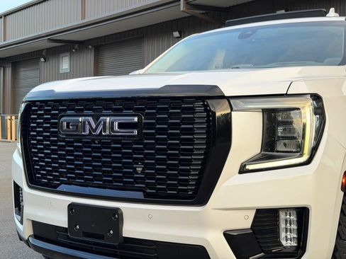 Used 2021 GMC Yukon Denali w/ Denali Ultimate Package AWD/4WD image 11