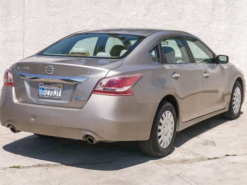 Used 2013 Nissan Altima 2.5 S FWD image 9
