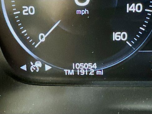 Used 2018 Volvo XC90 T6 Momentum image 18