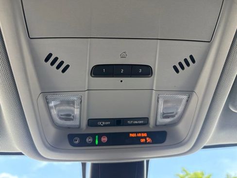 Used 2022 Chevrolet Blazer LT FWD image 35