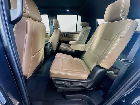 Used 2021 Chevrolet Tahoe Premier w/ Premium Package AWD/4WD image 24