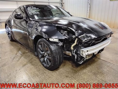 Used 2017 Nissan 370Z Coupe RWD image 1