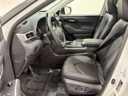 Certified 2026 Toyota Highlander XLE AWD/4WD image 13