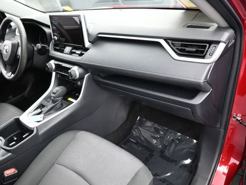 Used 2025 Toyota RAV4 XLE w/ Convenience Package FWD image 43