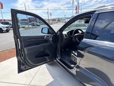 Used 2014 Jeep Grand Cherokee Overland AWD/4WD image 10