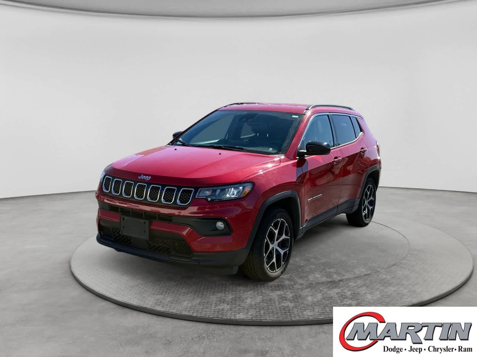 Used 2024 Jeep Compass Latitude AWD/4WD image 1