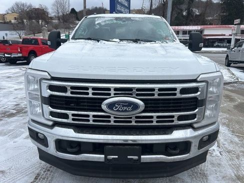 Used 2023 Ford F250 XLT image 2