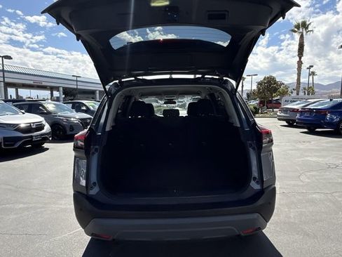 Used 2023 Nissan Rogue SV image 16