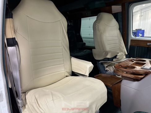 Used 1992 Chevrolet G20 RWD image 48