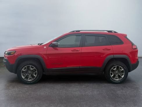 Used 2019 Jeep Cherokee Trailhawk image 2