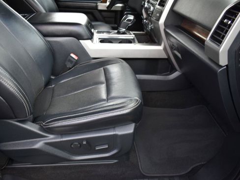 Used 2019 Ford F150 Lariat AWD/4WD image 30