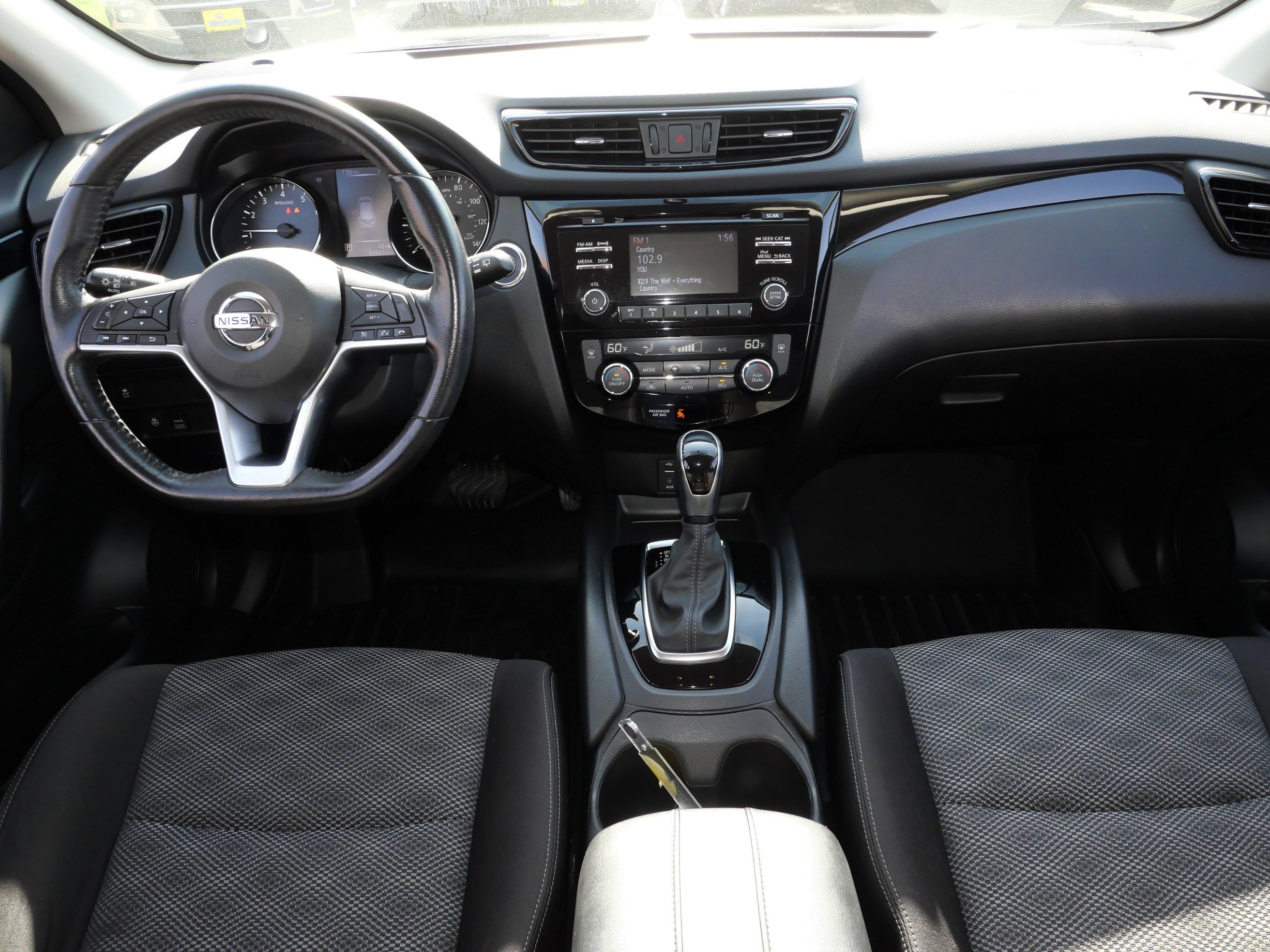 Used 2017 Nissan Rogue Sport SV w/ SV All-Weather Package AWD/4WD image 10
