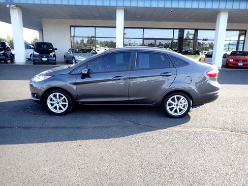 Used 2015 Ford Fiesta SE w/ Equipment Group 201A image 2
