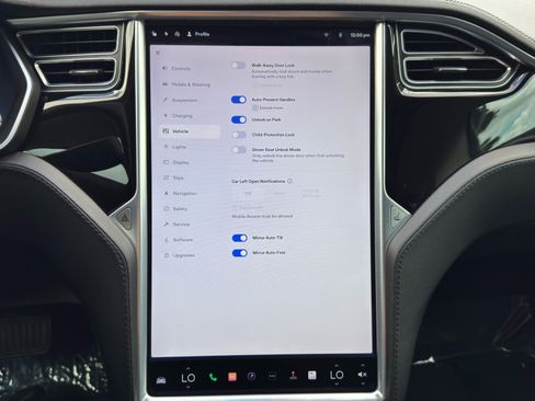 Used 2014 Tesla Model S 85 RWD image 27