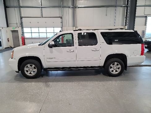 Used 2014 GMC Yukon XL SLT AWD/4WD image 4