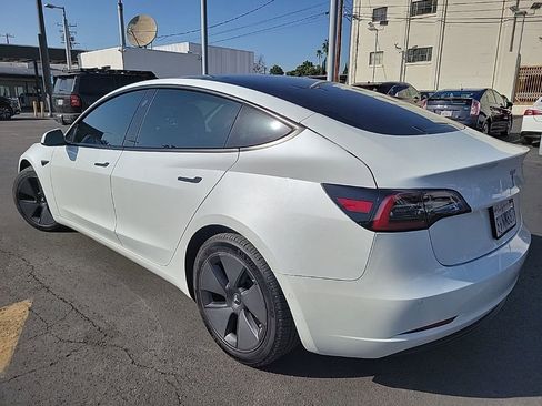 Used 2021 Tesla Model 3 Standard Range Plus image 5