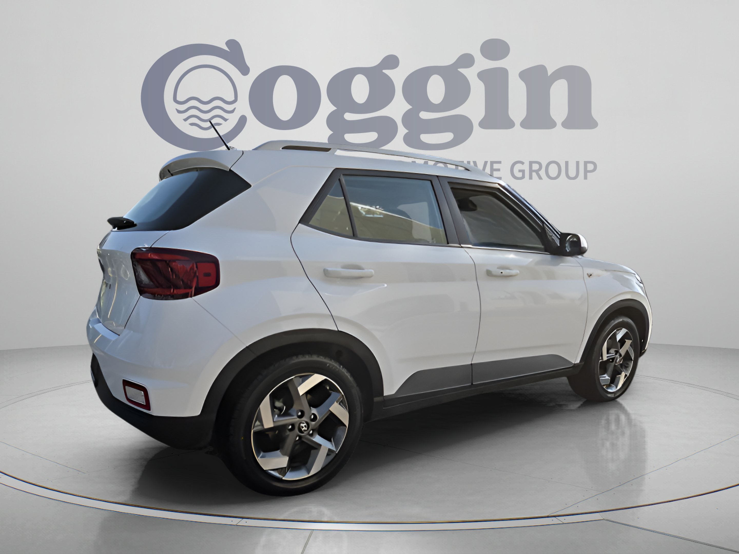 Used 2025 Hyundai Venue SEL FWD image 5