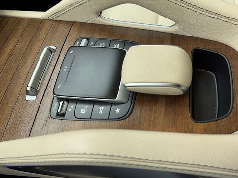 Used 2022 Mercedes-Benz GLE 350 4MATIC w/ AMG Line Exterior image 32