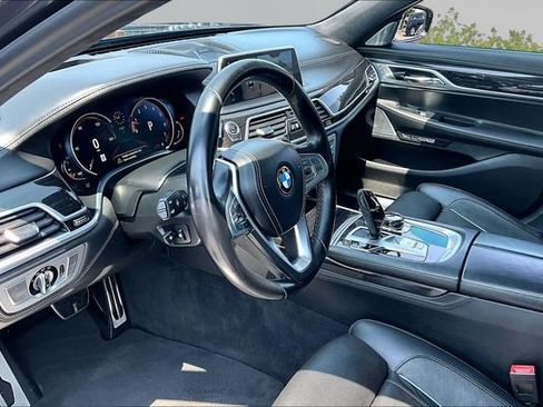 Used 2018 BMW 750i xDrive AWD/4WD image 12