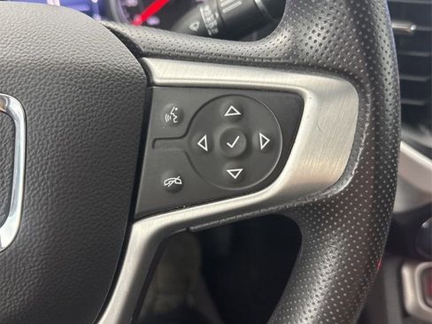 Used 2022 GMC Acadia SLE image 23