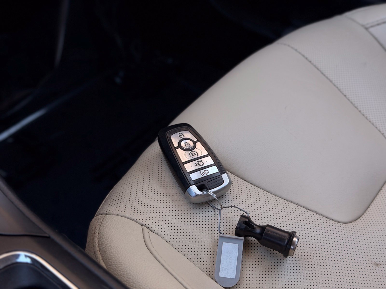 Used 2017 Ford Fusion Titanium FWD image 38