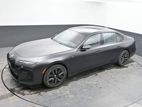 Used 2023 BMW 760i xDrive image 66