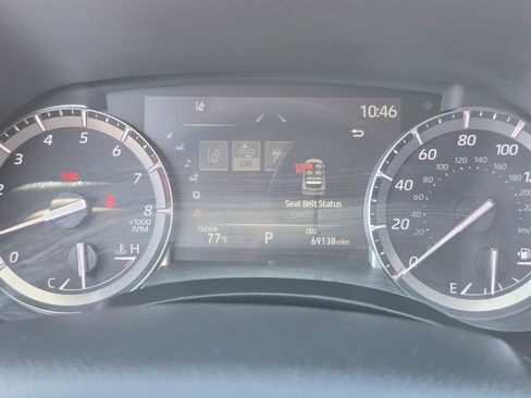 Used 2022 Toyota Highlander XLE AWD/4WD image 21