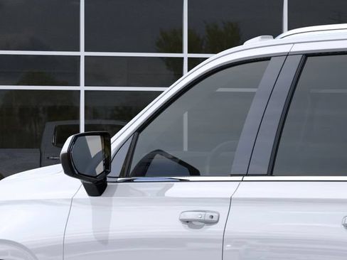 New 2026 Chevrolet Suburban LS RWD image 12