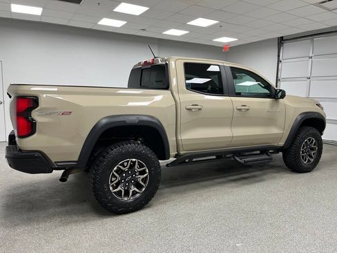 Used 2023 Chevrolet Colorado ZR2 w/ ZR2 Convenience Package III AWD/4WD image 11
