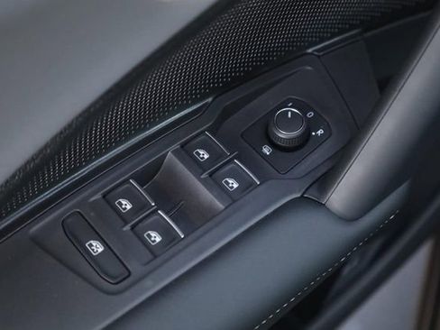 New 2026 Volkswagen Tiguan SE AWD/4WD image 11