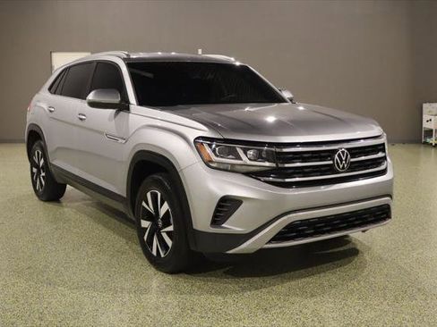 Used 2023 Volkswagen Atlas Cross Sport SE FWD image 1