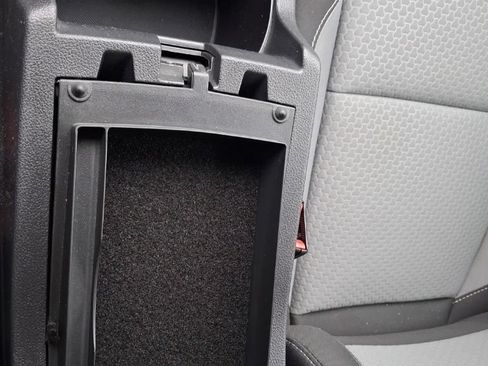 Used 2019 Ford Escape SE FWD image 10