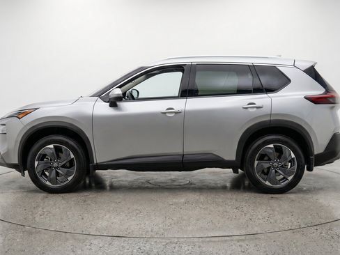 Used 2025 Nissan Rogue SV AWD/4WD image 5