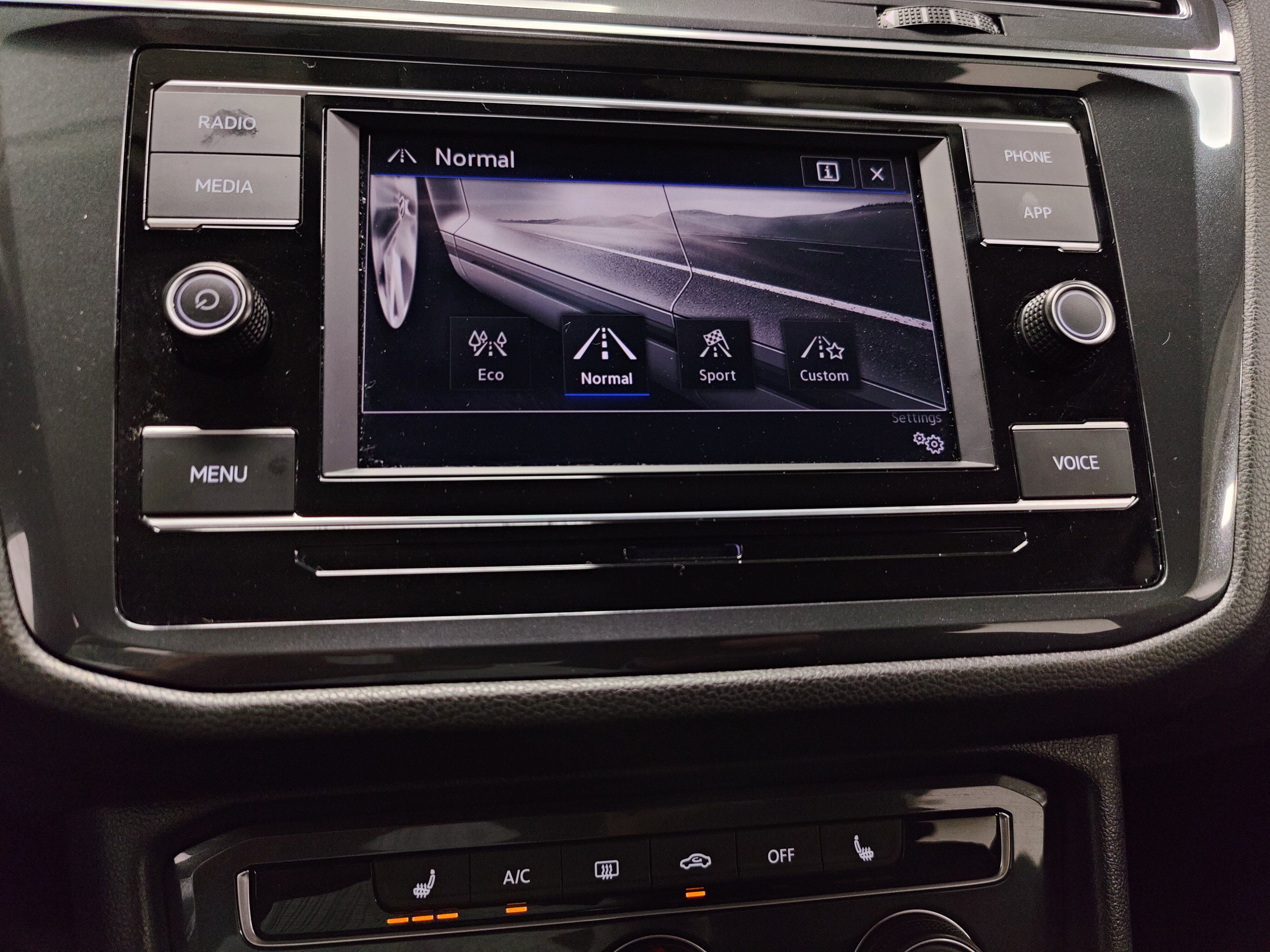Certified 2023 Volkswagen Tiguan S w/ Driver Assistance Package AWD/4WD image 19