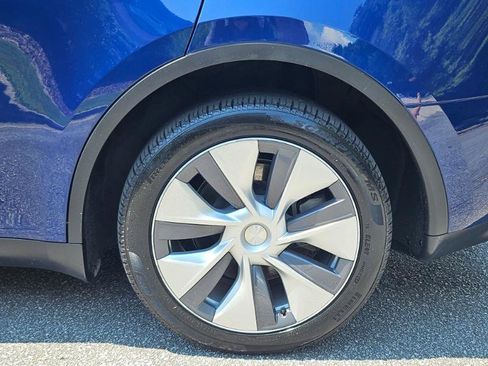 Used 2023 Tesla Model Y Long Range AWD/4WD image 19