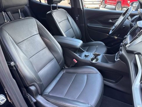 Used 2024 GMC Terrain SLT image 30