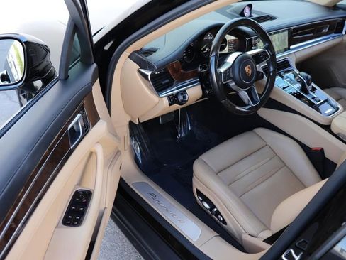 Used 2018 Porsche Panamera 4 image 12