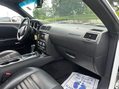 Used 2013 Dodge Challenger SXT image 26