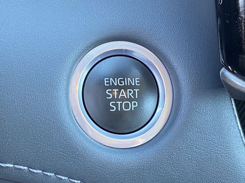 Used 2024 Toyota Highlander LE image 25