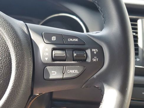 Used 2020 Kia Sedona EX FWD image 15
