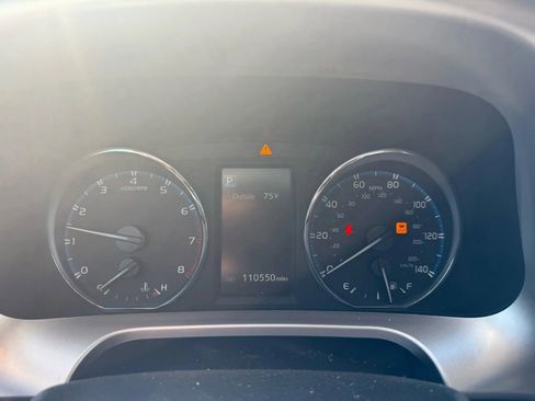 Used 2018 Toyota RAV4 Limited image 12