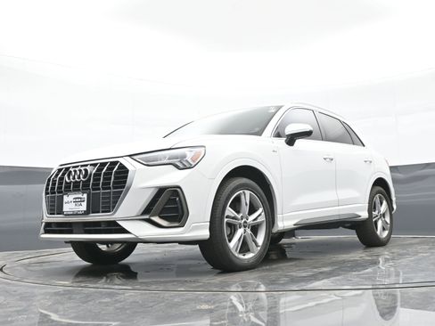 Used 2021 Audi Q3 2.0T Premium Plus w/ Premium Plus Package image 44