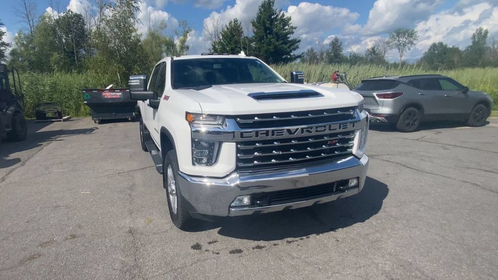 Used 2022 Chevrolet Silverado 2500 LTZ AWD/4WD image 3