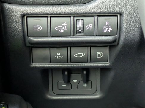 Used 2024 Toyota Land Cruiser image 17