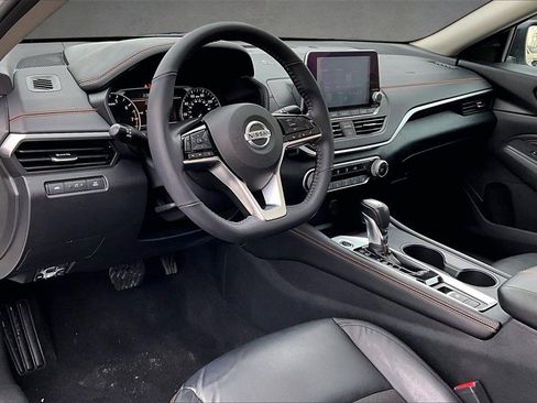 Used 2021 Nissan Altima 2.5 SR w/ SR Premium Package image 16