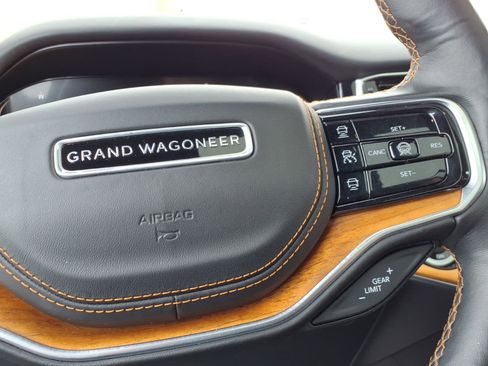 Used 2022 Jeep Grand Wagoneer Series III w/ Flexible Seating Group AWD/4WD image 31